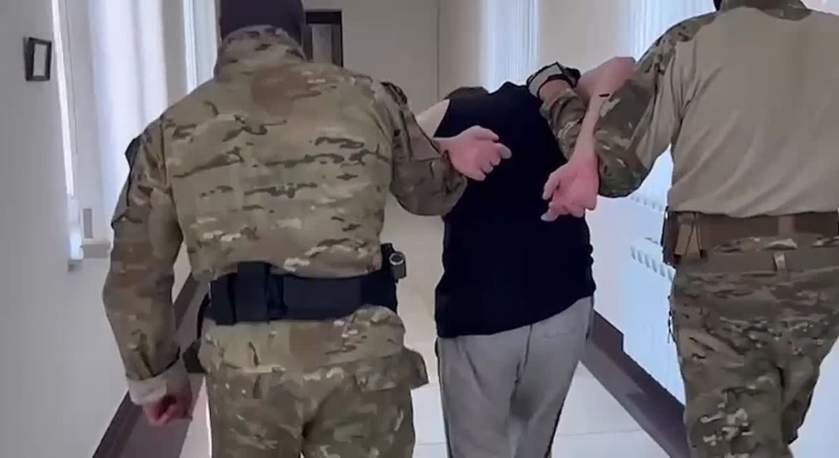 ФСБ задержала в Крыму предателя, передававшего украинским спецслужбам сведений о российских военных объектах