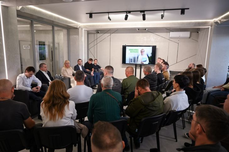 «Путь к мирной жизни»: в Крыму прошла встреча с ветеранами СВО