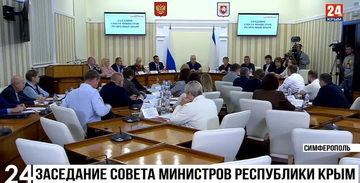 В Крым по решению Президента России поступило 20 новых автобусов