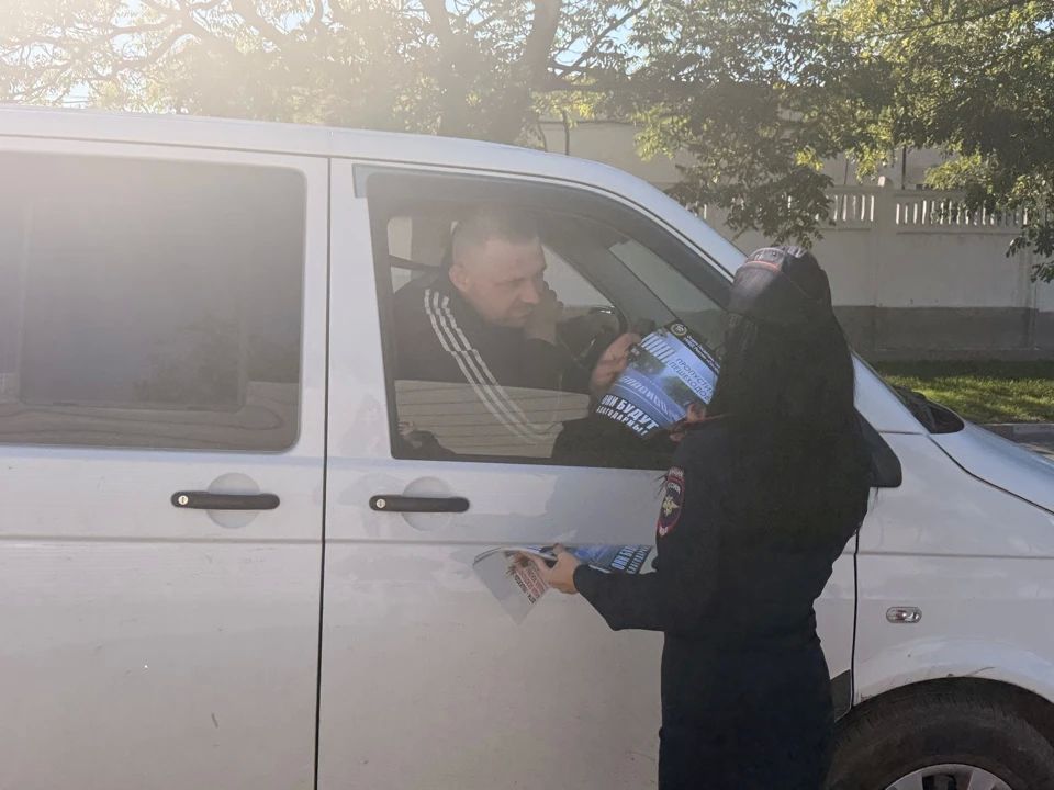 В Симферополе водителей и пешеходов призывают к взаимной ответственности и внимательности