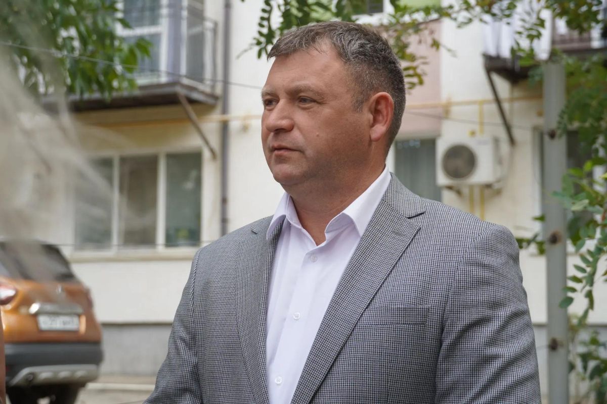 В Керчи обсудили ремонт фасада многоквартирного дома