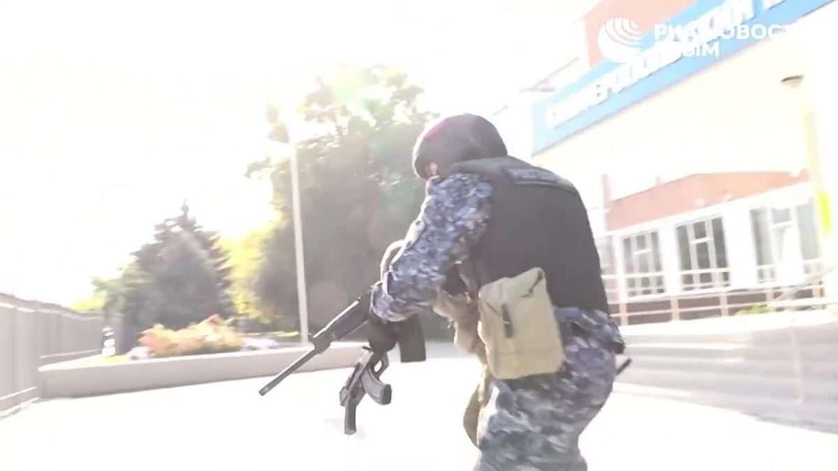 "Руки на парту, голову вниз": в крымском колледже прошли учения по антитеррору