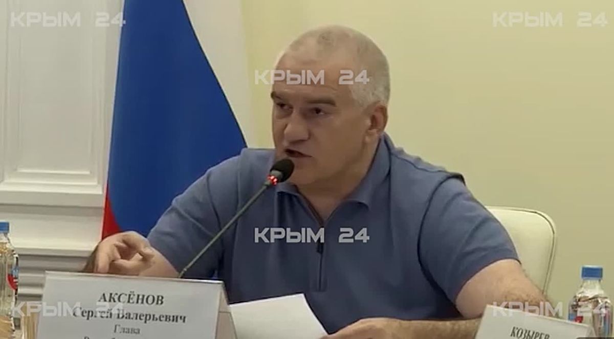 Аксёнов потребовал наказывать вплоть до увольнения чиновников, которые игнорируют обращения крымчан