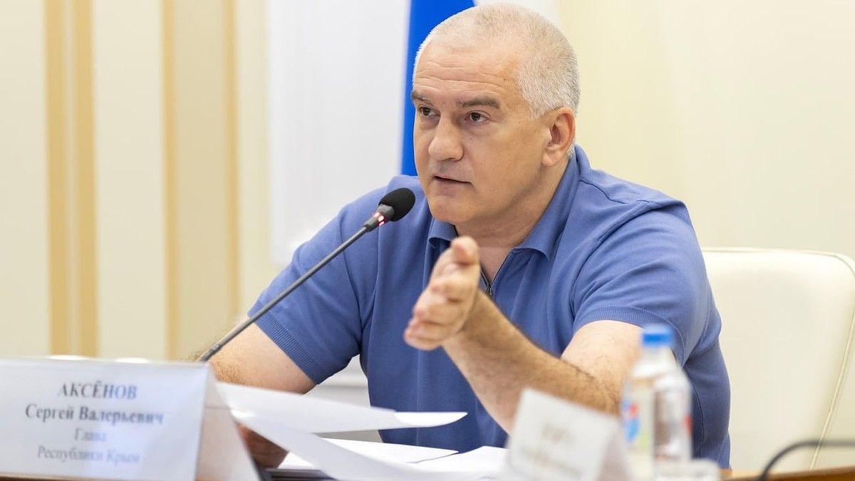 Аксенов порекомендовал объявить выговоры министру транспорта и главе Симферополя