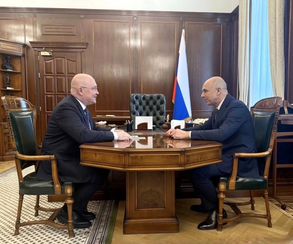 Губернатор Севастополя обсудил с министром финансов России исполнение бюджета региона