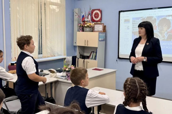 В школах Крыма сегодня говорили о безопасности в интернете