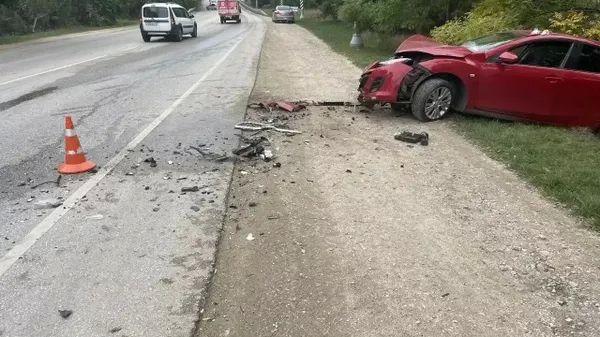 В Севастополе столкнулись две иномарки: три человека в больнице