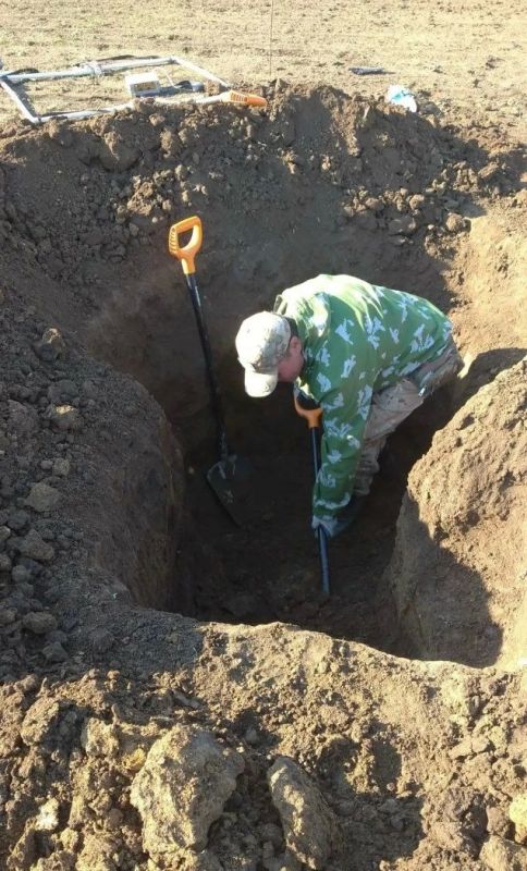 Шесть товарищей в одном окопе: в Крыму нашли останки красноармейцев