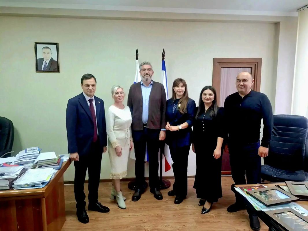 В Госкомнаце Крыма прошла рабочая встреча с представителями Общественной палаты Республики Крым