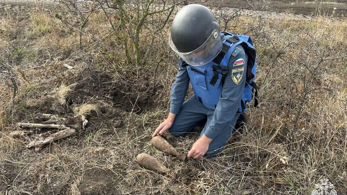 В Ленинском районе Крыма нашли пять минометных мин и три авиабомбы