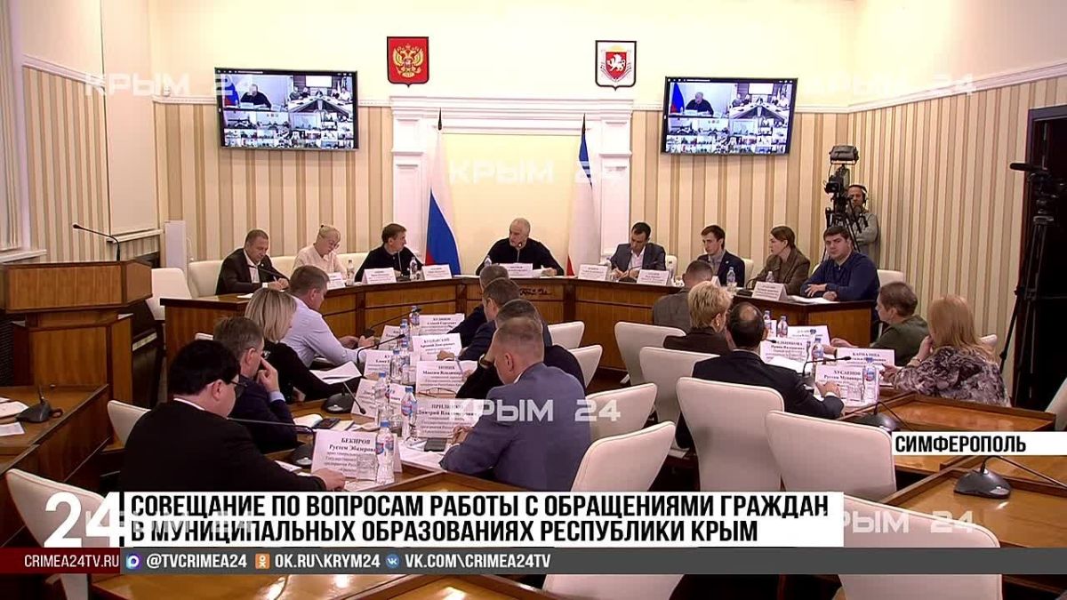 Аксёнов объявил об увольнении чиновников в Крыму после трёх выговоров