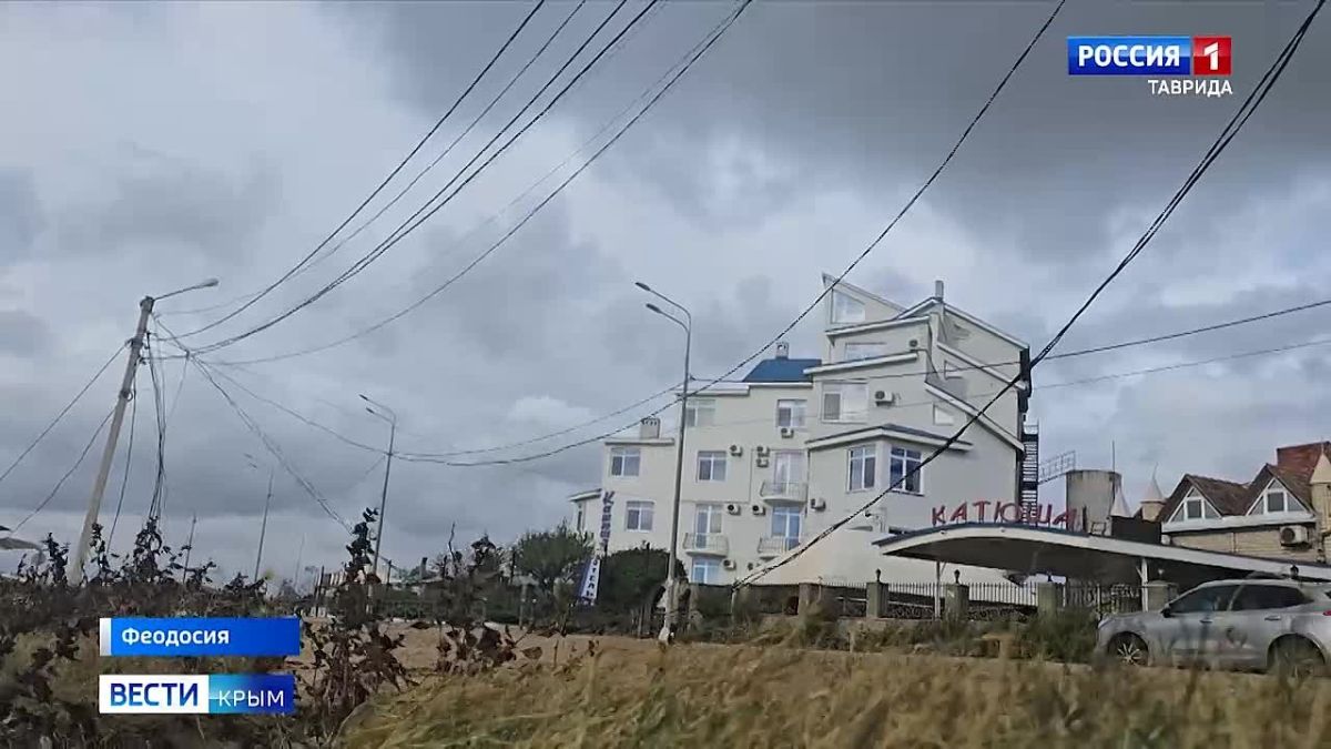 Крым продолжает оставаться во власти стихии: действует штормовое предупреждение