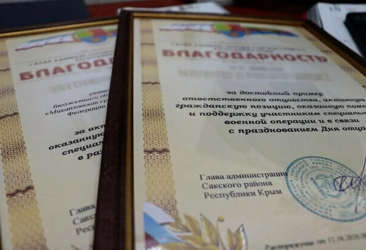 Тыл, который начинается в семье: 5-классник и его папа передали на фронт более 600 окопных свечей