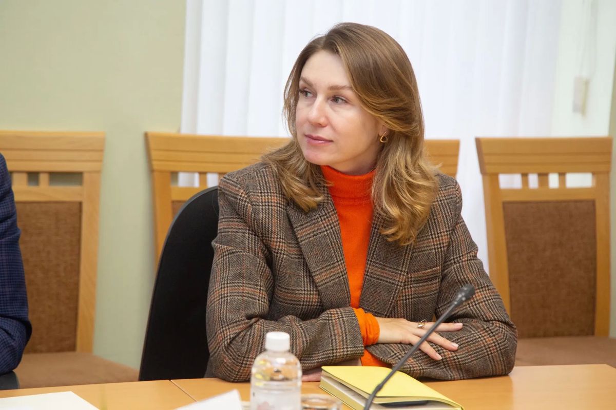 Приняла участие в заседании Комитета Государственного Совета Республики Крым по экологии и природным ресурсам, где обсудили меры по компенсационной высадке деревьев взамен вырубленных при строительстве дорог и состояние...