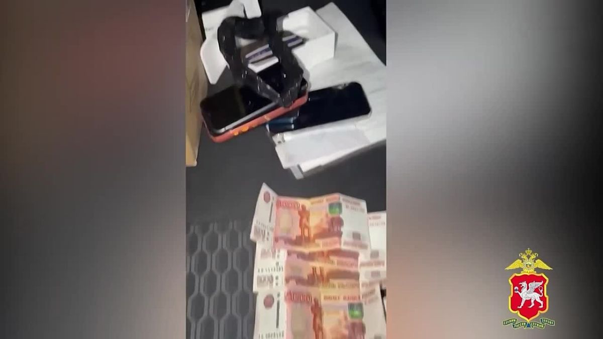 Полиция Крыма задержала подозреваемого в сбыте марихуаны после погони и аварии