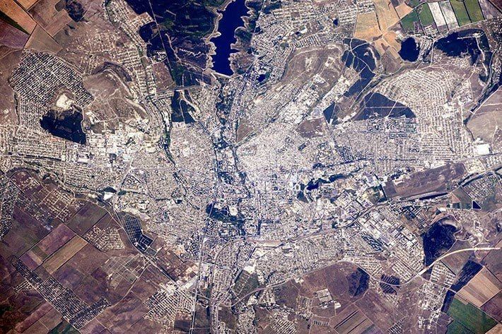 Как выглядит Симферополь из космоса