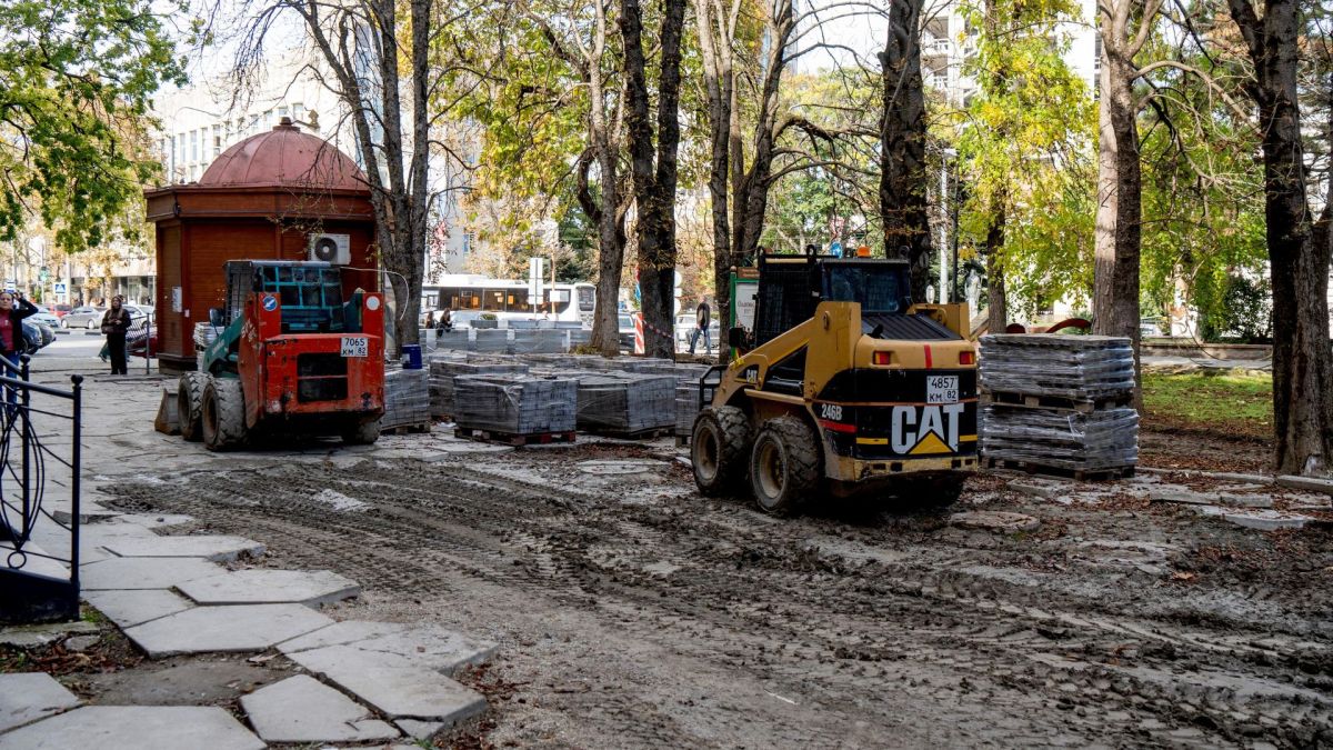 На капремонт сквера Дыбенко в центре Симферополя потратят 37 млн рублей