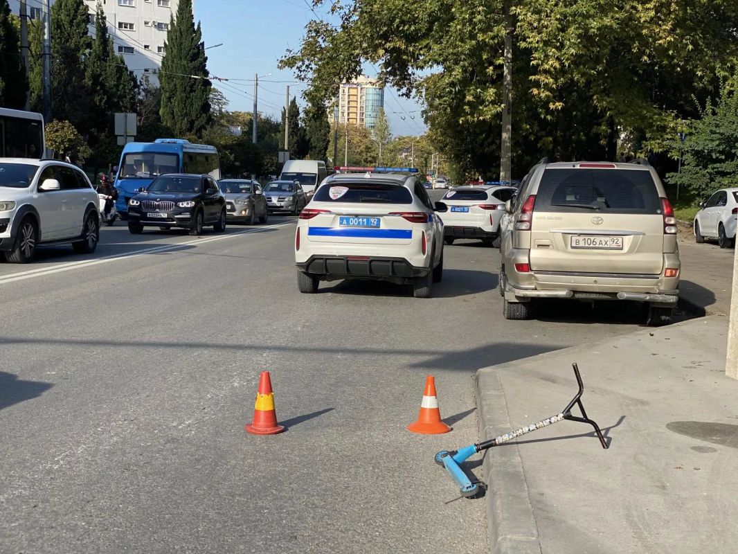 Госавтоинспекция Севастополя работает на месте ДТП, в котором пострадал 9-летний мальчик