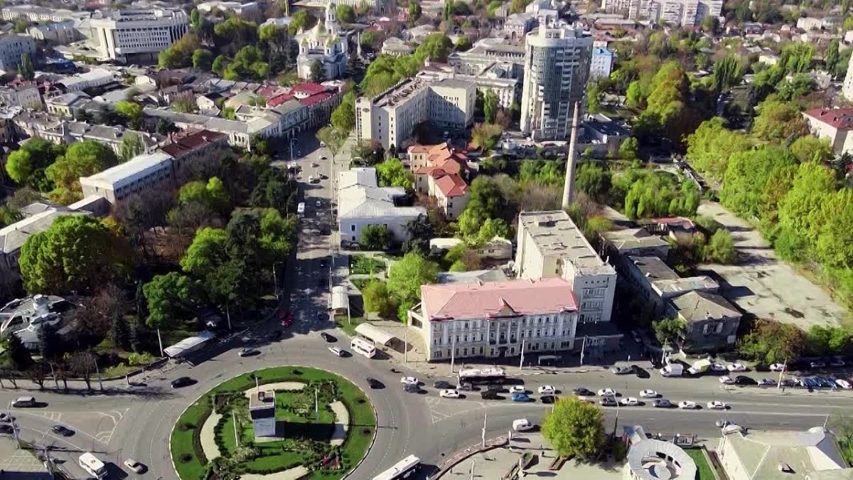 Что объединяет чебуреки, песни и семейные ценности?