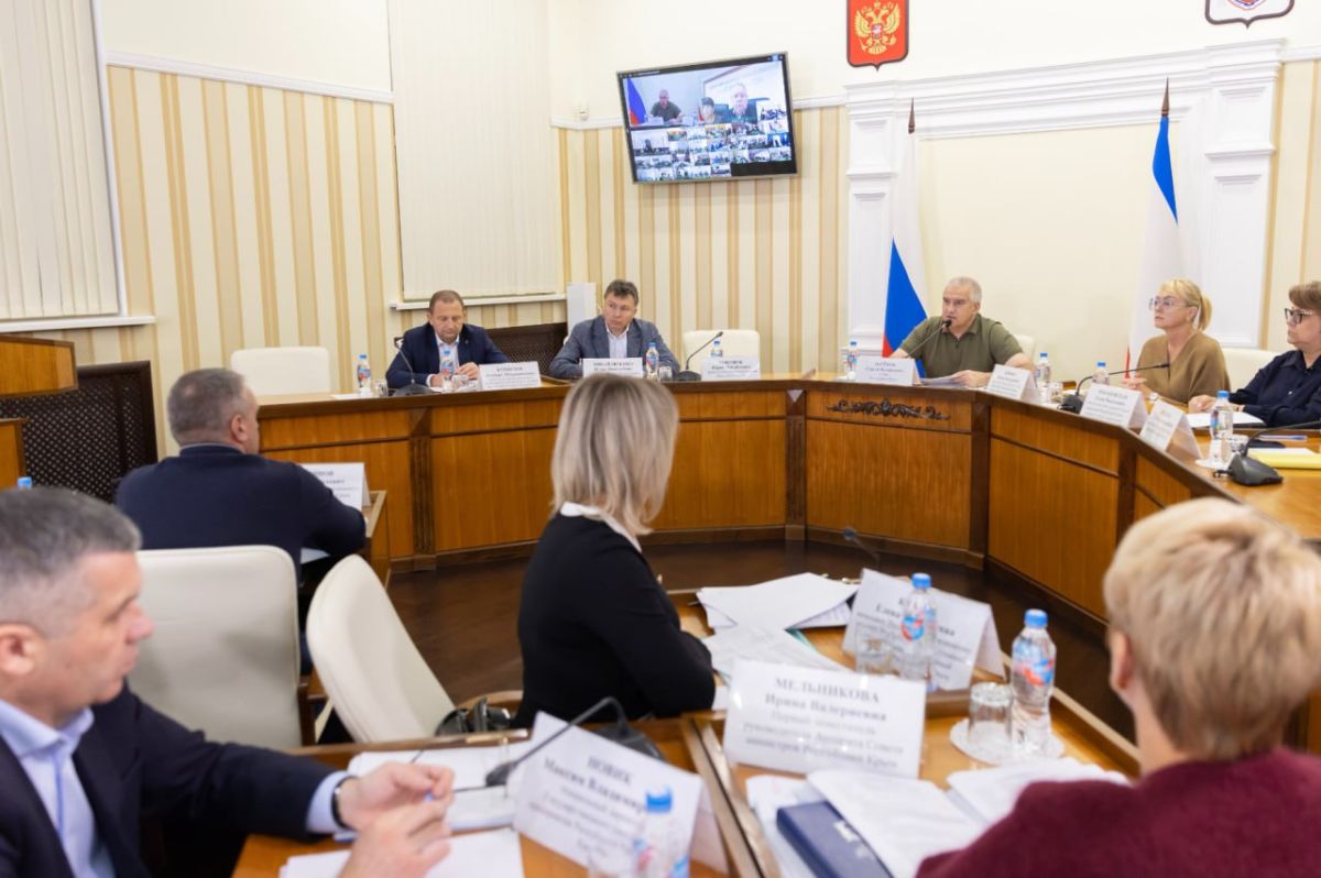 В Крыму 10 должностных лиц получили взыскания за формальный подход к обращениям граждан