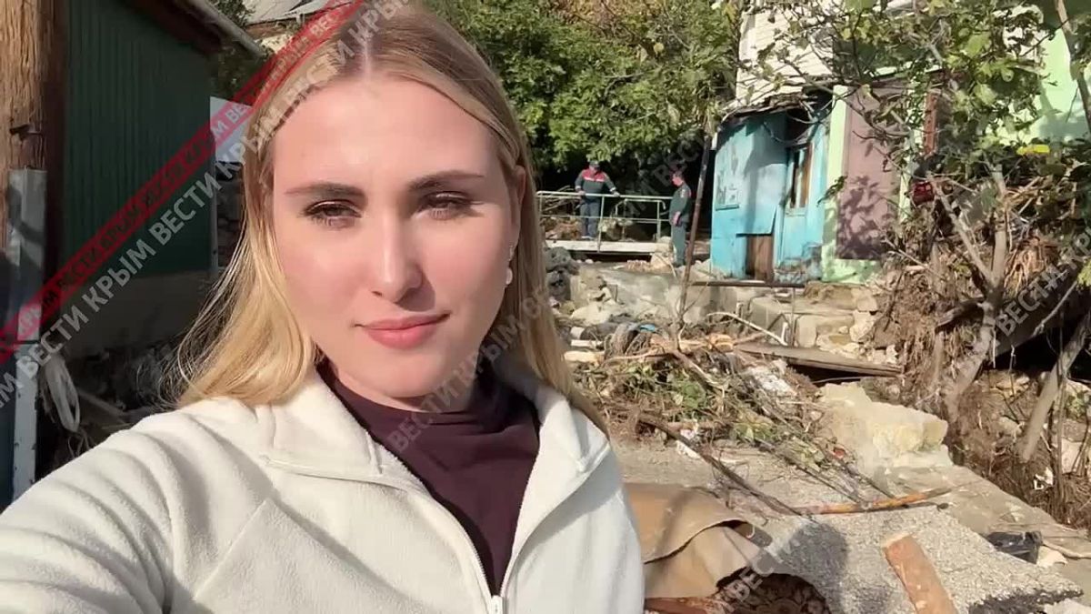 Вода с улиц Кореиза постепенно начинает сходить