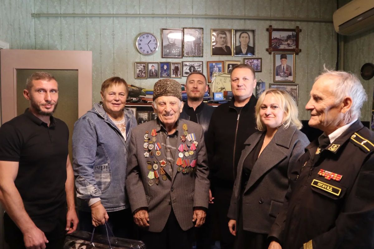 В День памяти и славы крымских партизан и подпольщиков для меня особенно ценно иметь возможность лично сказать слова благодарности и выразить глубокое уважение нашему дорогому Кудусу Юнусову – ветерану Великой Отечественной...