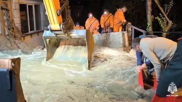 В Большой Ялте остаются подтопленными 15 домов и пансионат