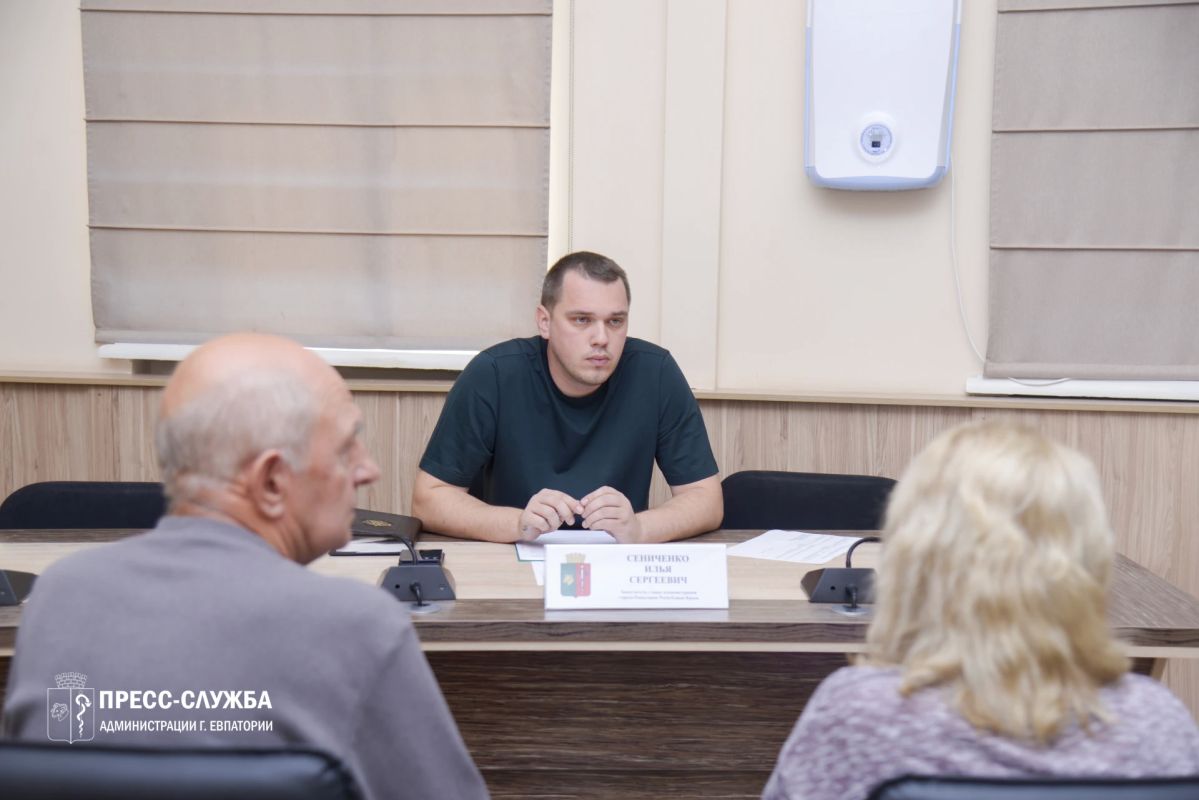 Заместители главы администрации проводят приемы граждан