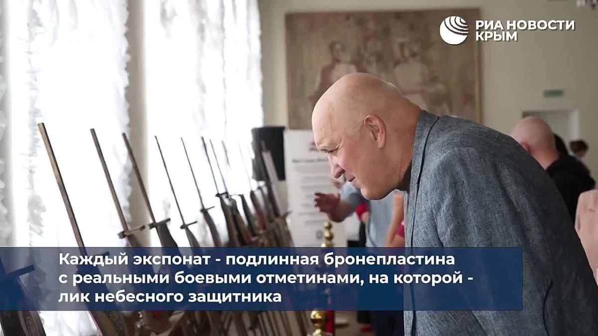 В Симферополе открылась выставка икон, написанных на посеченных пулями и осколками снарядов бронепластинах