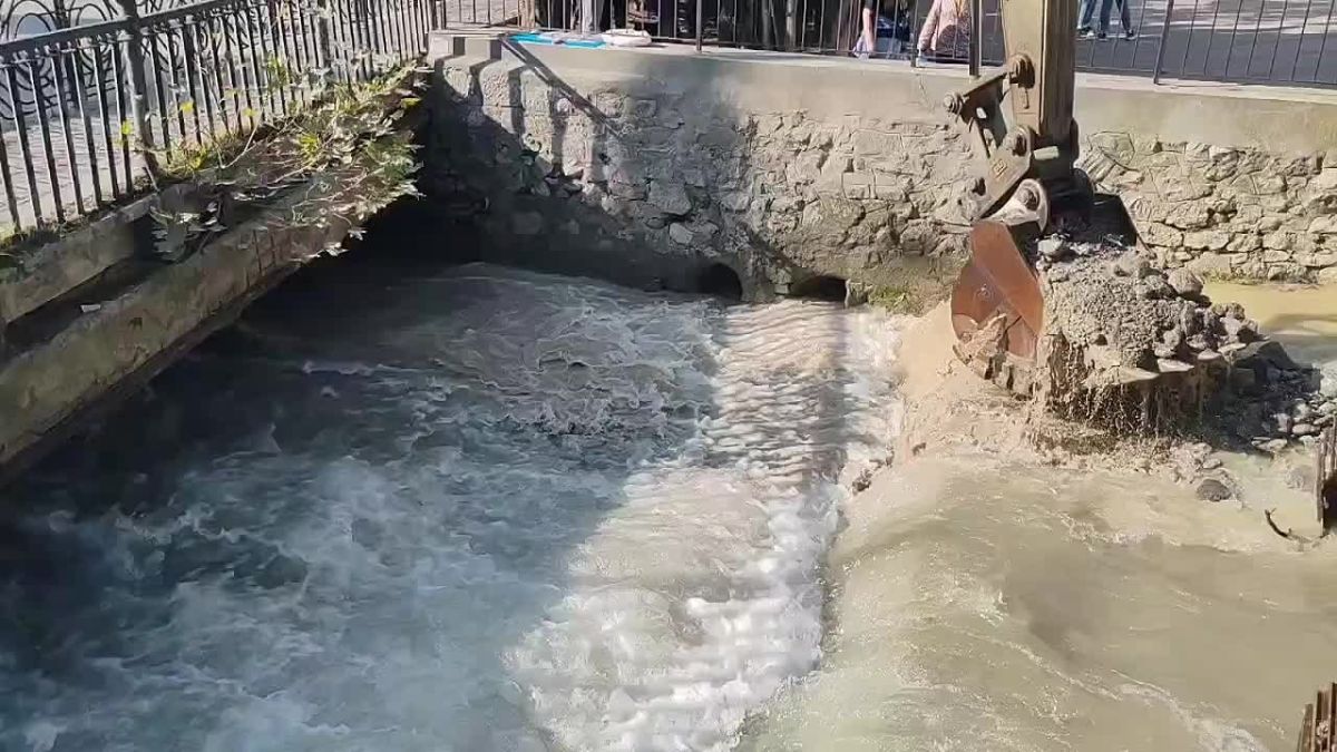 В центре Ялты снова подтопило пешеходный переход с Московской на Советскую площадь