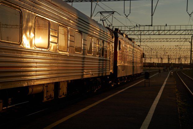 Поезда из Москвы и Санкт-Петербурга следуют с опозданием в 3,5 часа