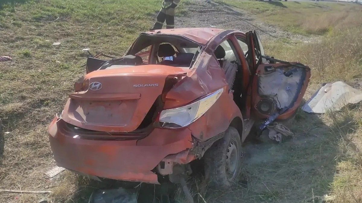 В Белогорском районе Hyundai врезался в столб и опрокинулся: пострадал ребенок