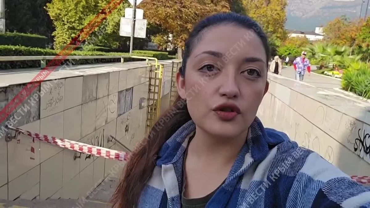 Уровень воды увеличился в подземном переходе с улицы Московской к площади Советской в Ялте