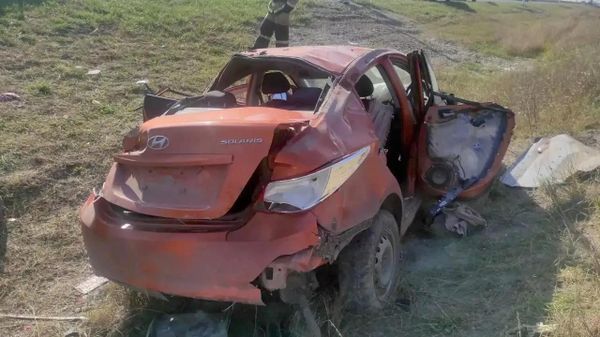 В Крыму на "Тавриде" иномарка врезалась в столб – ребенок в больнице