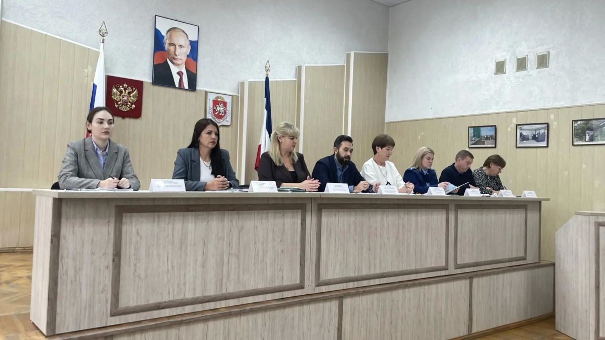 В администрации Симферопольского района 27 октября 2026 года состоялось заседание рабочей группы по вопросам мобилизации поступлений налоговых и неналоговых доходов в бюджет Симферопольского района