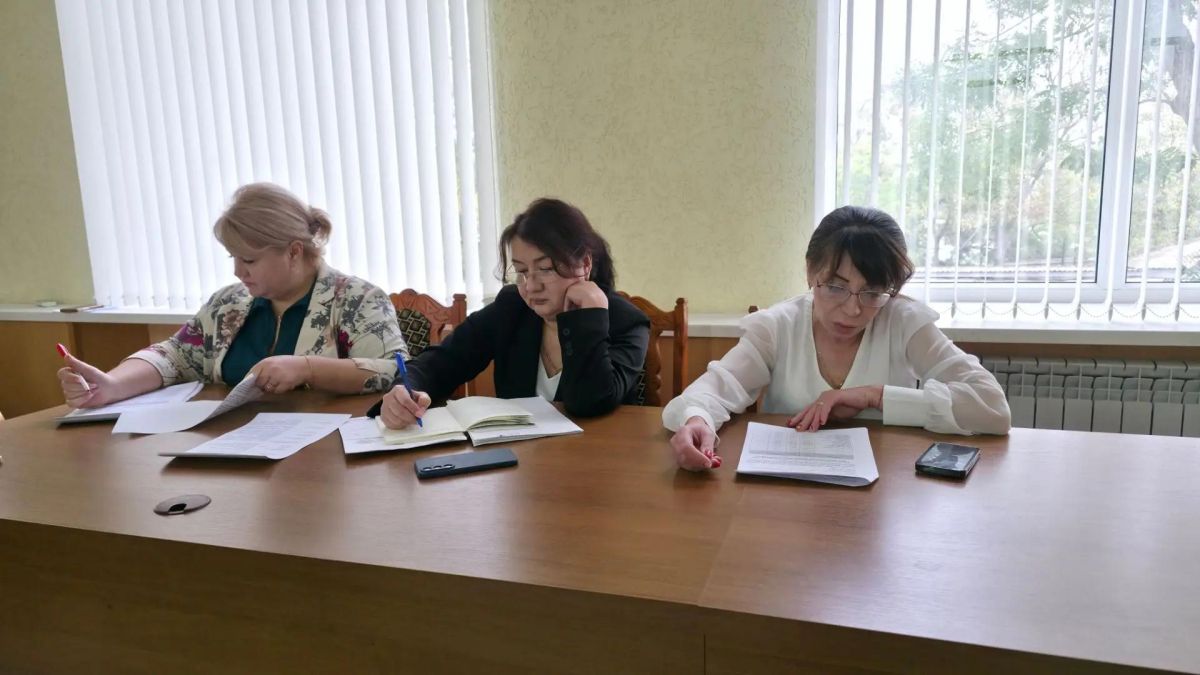 В администрации Черноморского района обсудили вопросы легализации трудовых отношений
