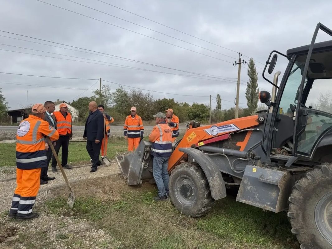 Ведутся мероприятия по ремонту автомобильной дороги межмуниципального значения «Азовское-Любимовка»