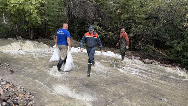 Потоп на Южном берегу Крыма: спасатели освободили от воды 33 объекта