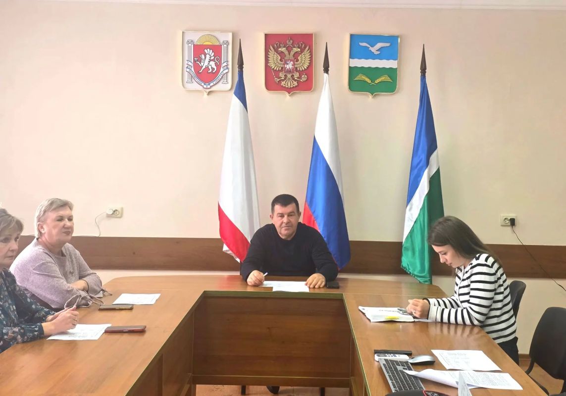 Под председательством заместителя главы администрации Первомайского района Республики Крым Николая Ширпала состоялось заседание комиссии по распоряжению муниципальным имуществом муниципального образования Первомайский район...