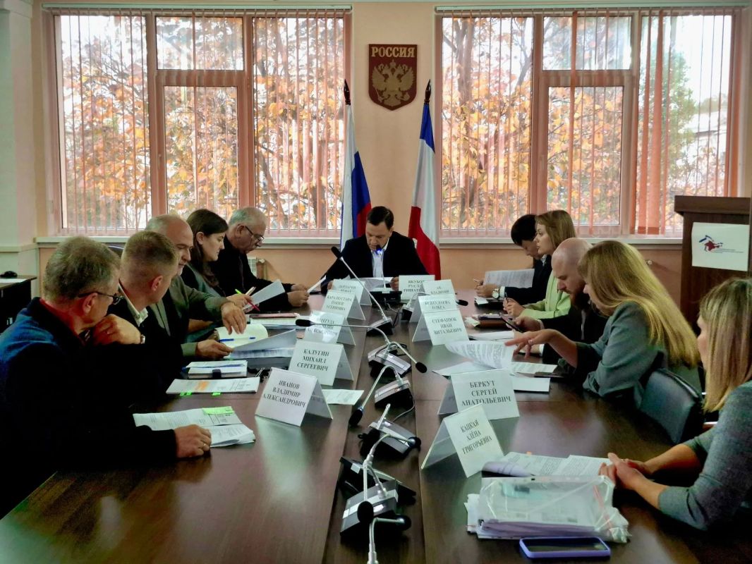 В Симферополе прошло заседание Комиссии по решению вопросов защиты и реализации прав граждан на предоставление земельных участков