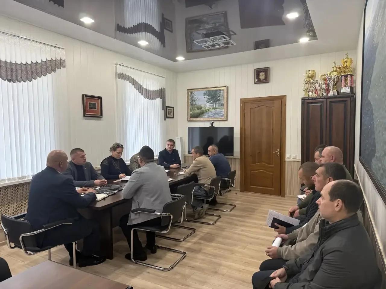 В ходе заседания оперативного штаба рассмотрели вопросы жизнеобеспечения и обращения граждан