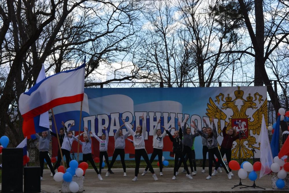 Погода крым кировское. Кировская Крым. Администрация города старый Крым Кировского района Республики Крым. Город старый Крым Крым Кировский район школа 1. Когда день города Кировское Крым.