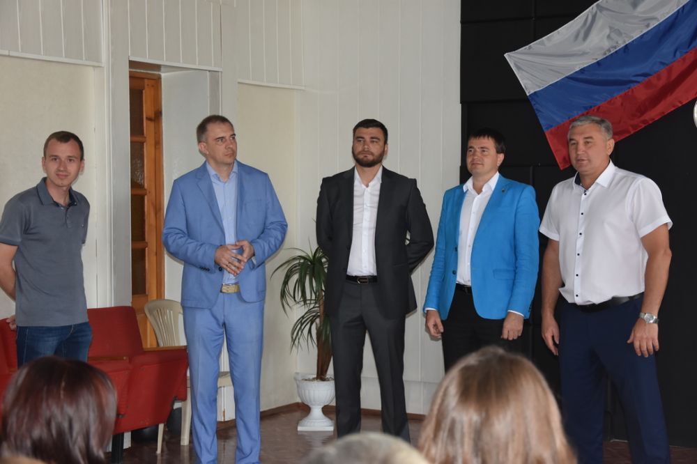 Газ бахчисарай. Ханский дворец бахчисарай в украине. Севастополь: обзорная, панорама бахчисарай: ханский дворец. Газ бахчисарай. Крым сады бахчисарая.