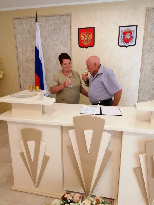 Загс алушта. Загс алушта фото. Отдел загс алушта. Алушта загс прием заявлений. Загс алушта фото.