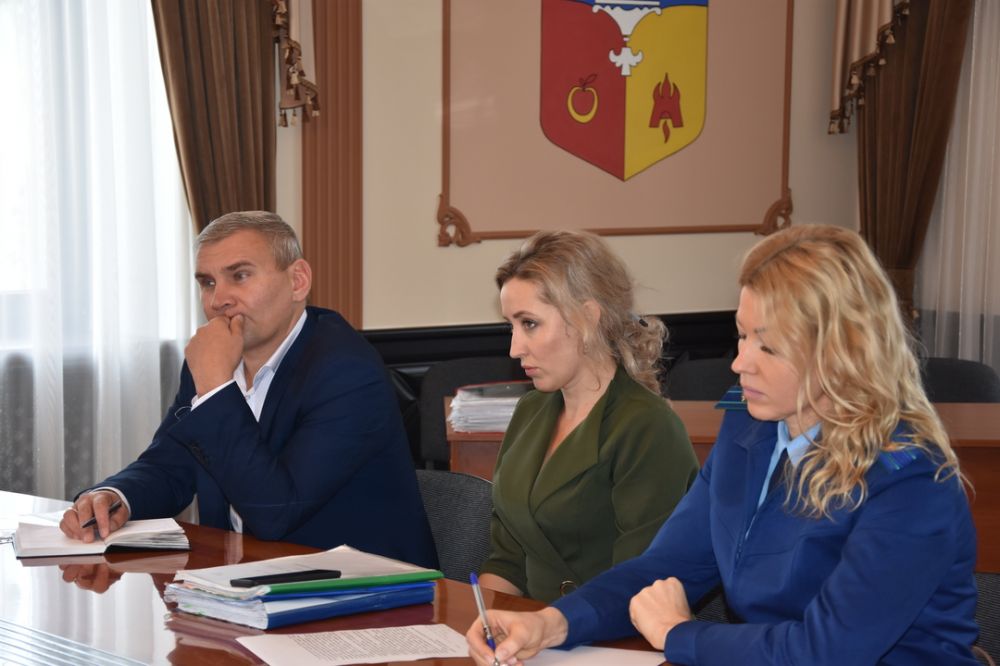 пенсионный фонд табличка. тверская ольга сергеевна. вывески пфр клиентские службы. администрация города бахчисарай. районный дом культуры бахчисарай.