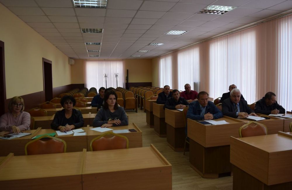 Директор муп джанкой. Глава администрации поселка отрадное михайловский район. Прокурор джанкойского района. Ооо "городская управляющая компания пролетарского района". Управляющая компания джанкой.