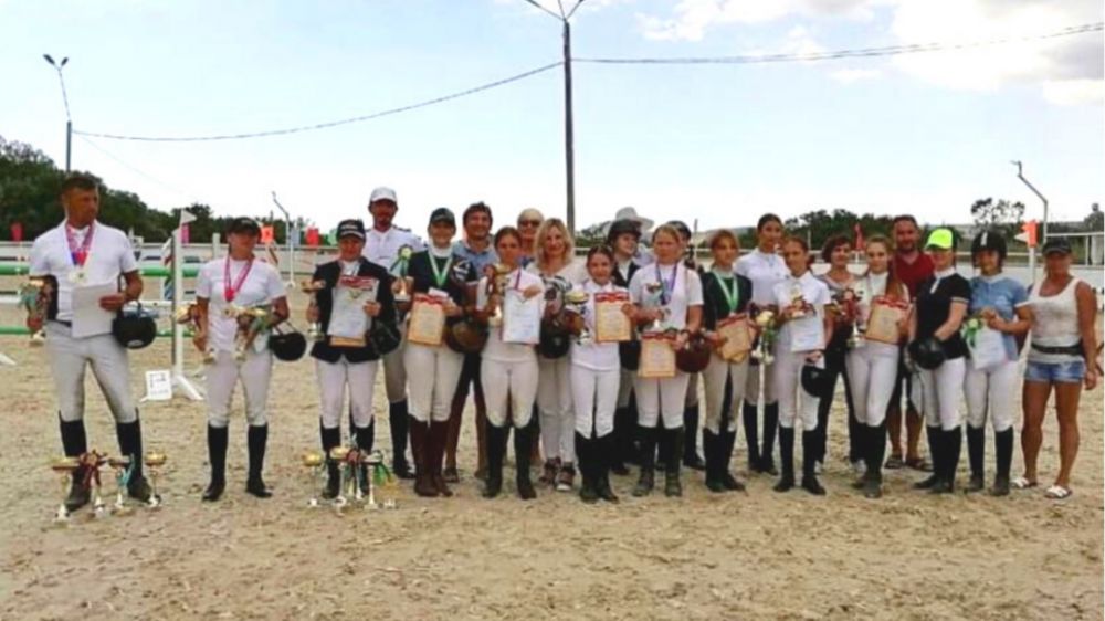 Всего 40 спортсменов 4 из крыма