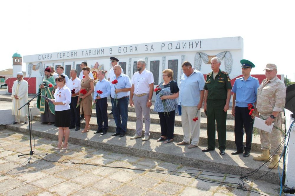 Погода батальное крым ленинский. Село батальное. Батальное Ленинский район. Крым Ленинский район село батальное памятник воинам. Крым батальное сельсовет.