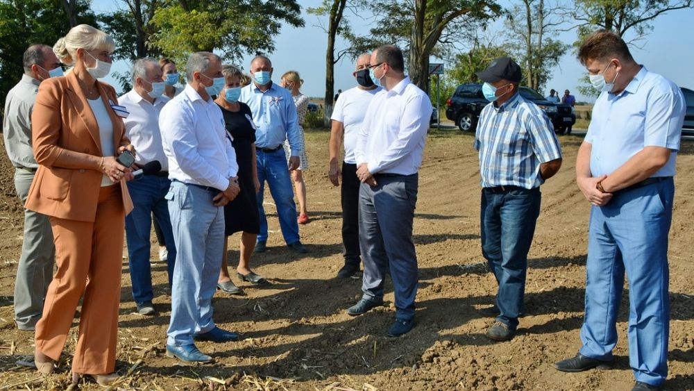 Село первомайское крым. Первомайский район Республики Крым. Первомайское (Первомайский район, Крым). МБОУ Кормовская школа Первомайского района Республики Крым. Село правда Первомайский район Крым.