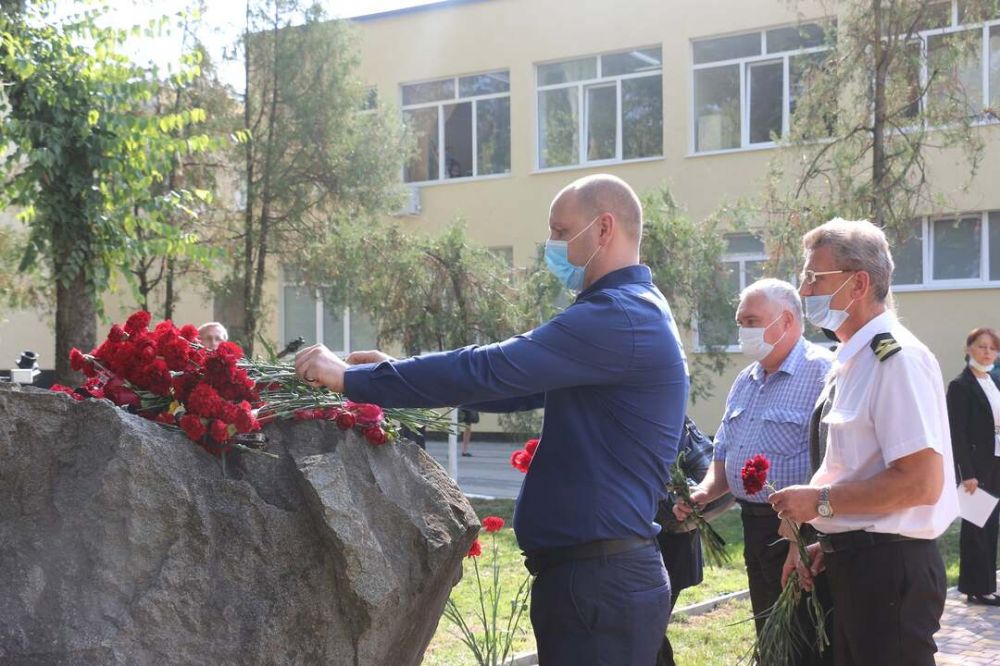 День керчи. Политех Керчь 2018. Память Керчь 17.10.2018. Политехнический колледж в Керчи 2021. Керченский политехнический колледж 17 октября 2018.